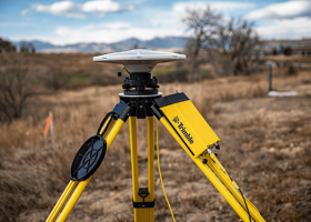 Các tiêu chí phân loại máy định vị GNSS