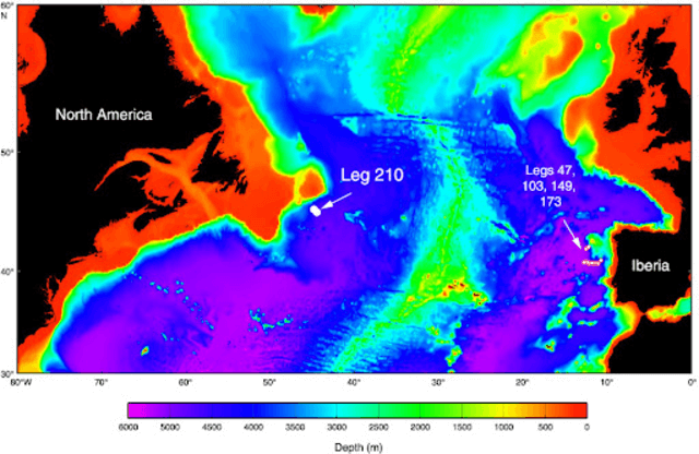Bản đồ thủy đạc (bathymetric map) của một khu vực cảng biển với các đường đồng mức độ sâu.