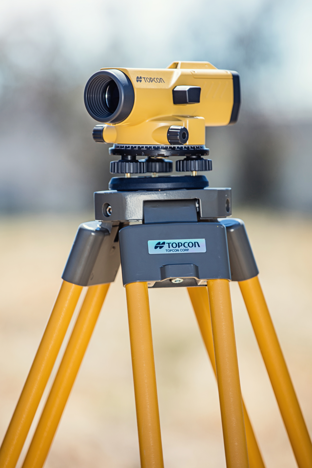 Hình ảnh máy thủy bình Topcon AT-B4A - biểu tượng của sự bền bỉ, ổn định và đáng tin cậy