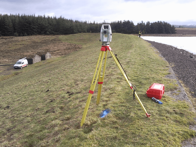 Su dung cac thiet bi do dac phu hop de dam bao dinh vi chinh xac