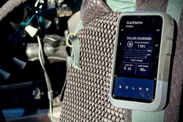 Garmin eTrex Solar pin năng lượng mặt trời