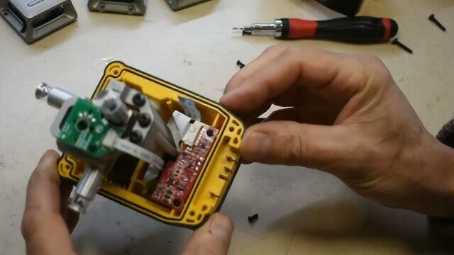 Linh kiện máy cân mực laser chính hãng tại Trắc Địa Sao Việt.