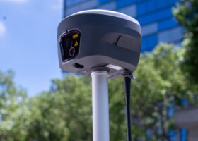 EFIX F8L – Tại sao lại là máy RTK đáng mua nhất năm 2026?